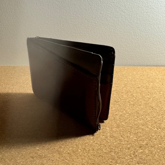Fossil Leather Bi-Fold Wallet - Picture 5 of 7